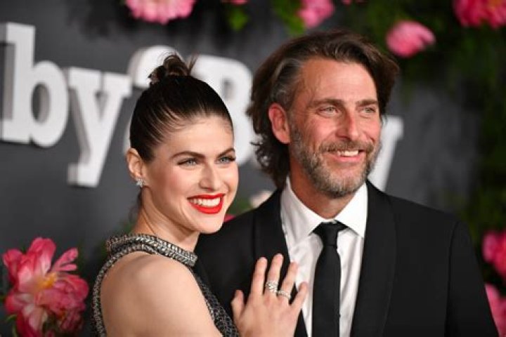 Alexandra Daddario | Boyfriend And Relationship