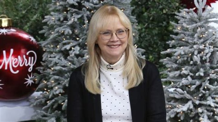 All About Chris Long | Net Worth, Career, Bio, Age