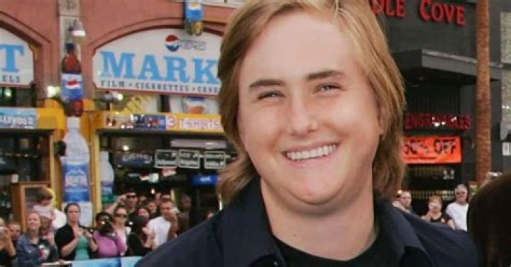 Boston Russell’s Disability Rumors and Sibling Rivalry Addressed