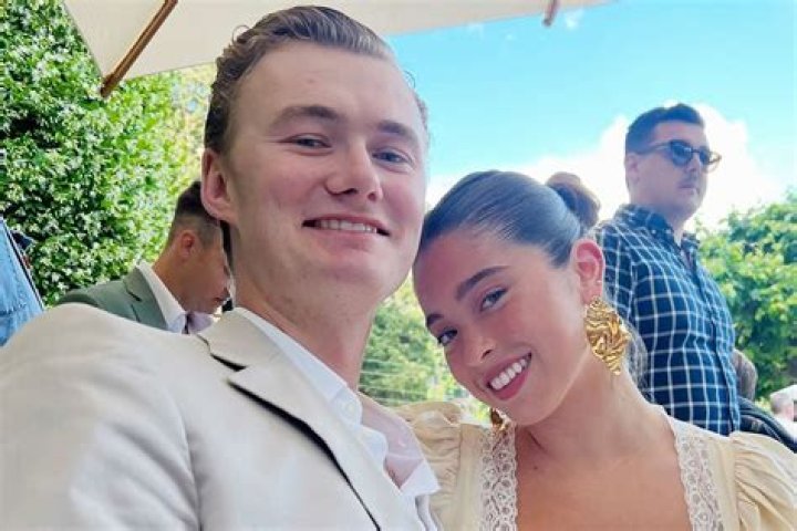 Lola Grace Consuelos- Wiki, Boyfriend, Net Worth, Height, Career