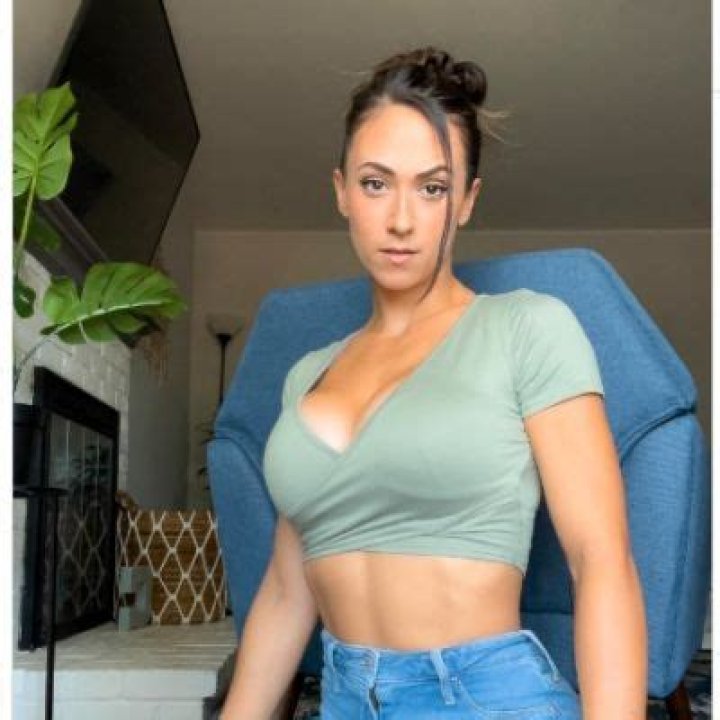 Who Is Sarah Illustrates | Explore Her Wiki, Net Worth And Age